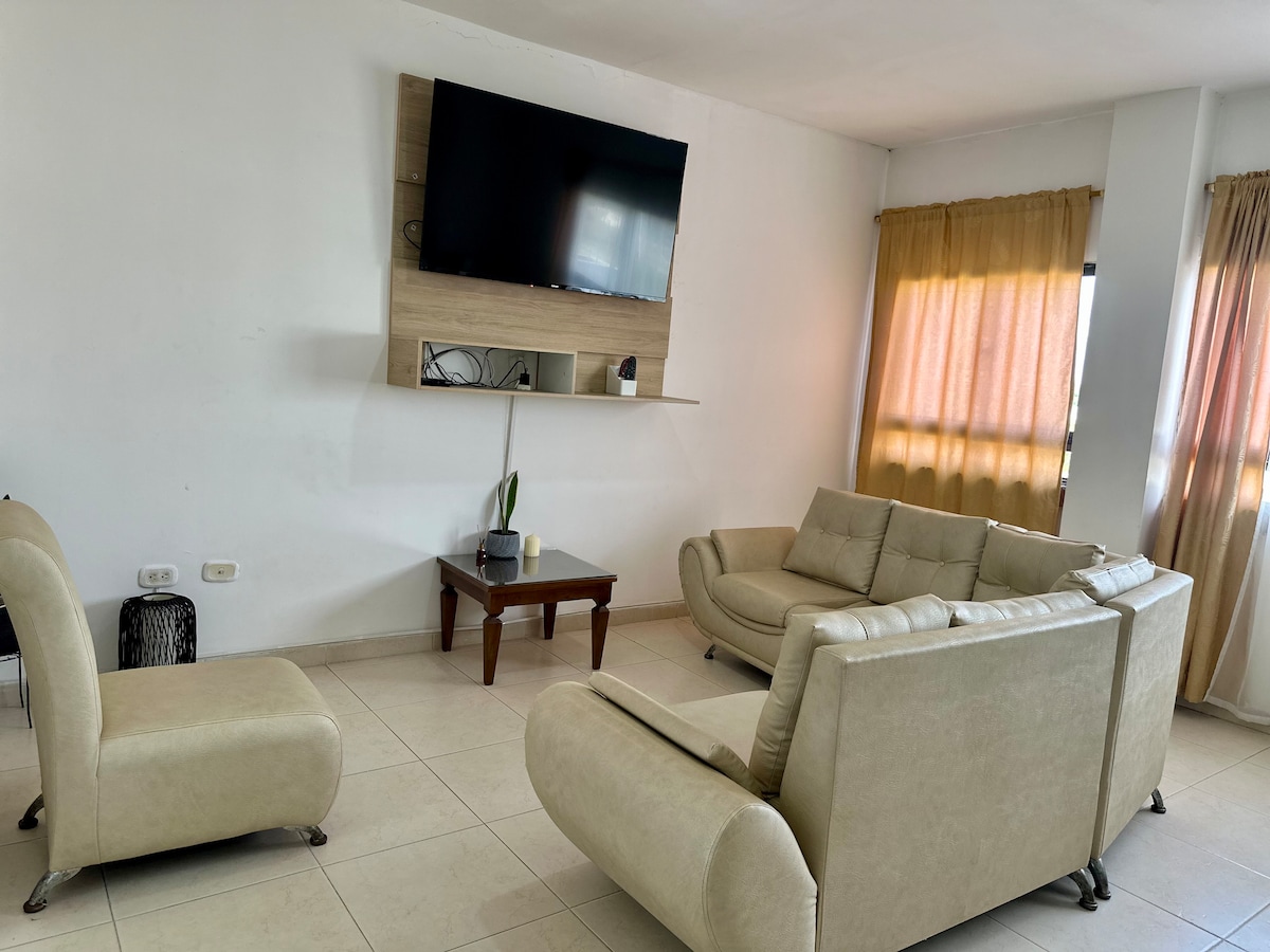 Zona norte con espacio, aire, parking y WiFi